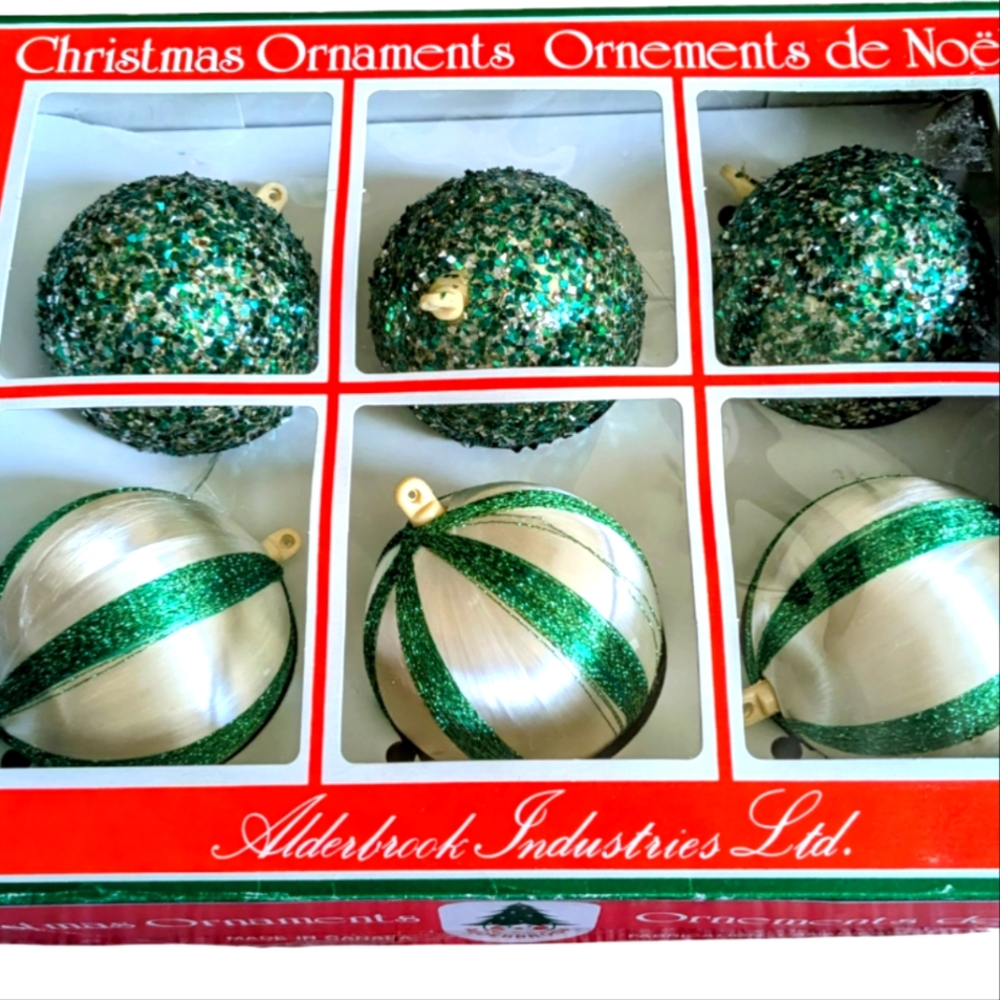 Vintage Alderbrook Green satin ornaments. 1970s. Good condition. Set of 6